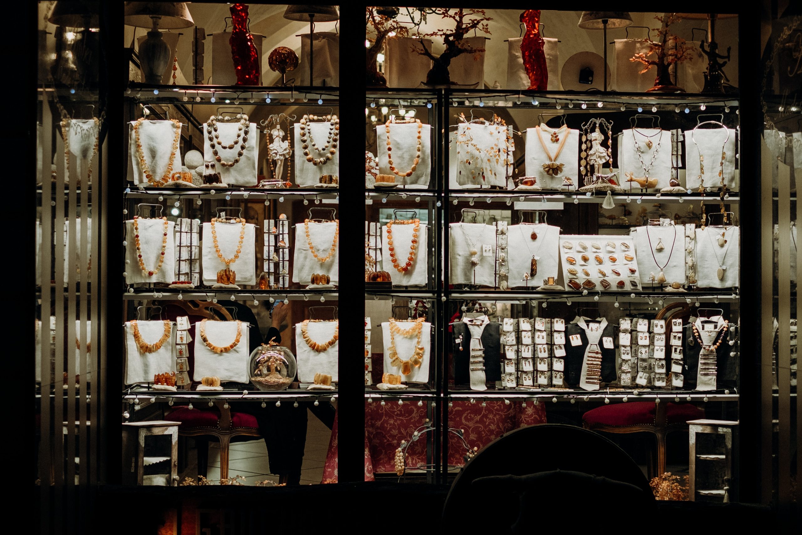 Why Buy Jewelry from a Pawn Shop