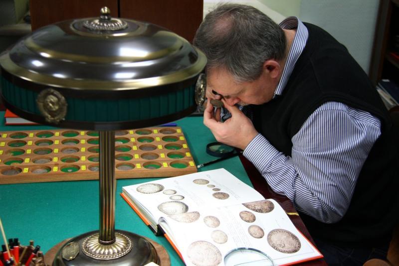 Coin Dealer